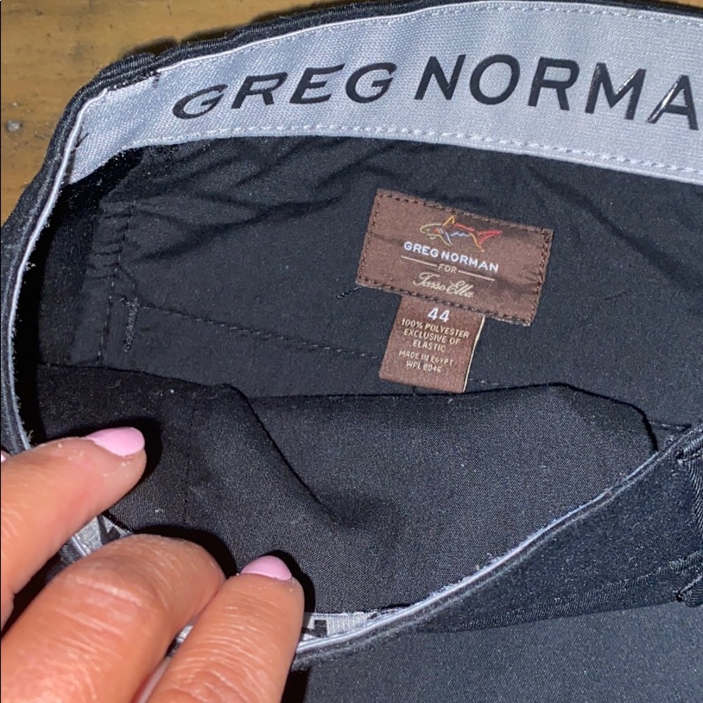 Golfing shorts NWOT - Picture 2 of 4